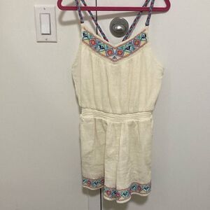 Peek NWT Girls Aren’t You Curious Embroidered Romper in Off White. Size (10).